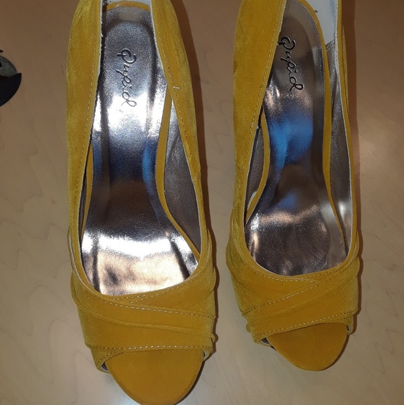 Shoes - Picture 2 of 2